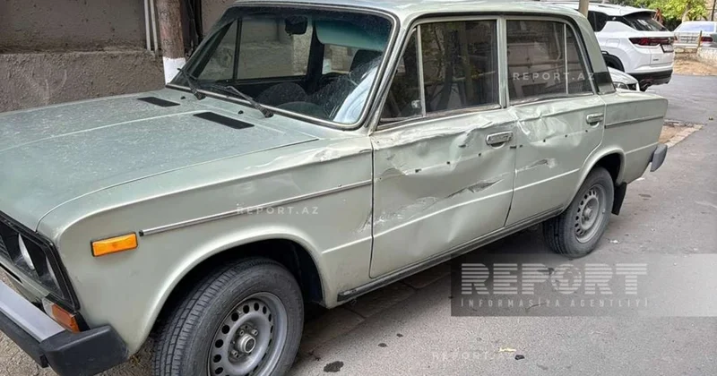 Sumqayıtda Land Rover parklanmış üç maşını vurub aşdı