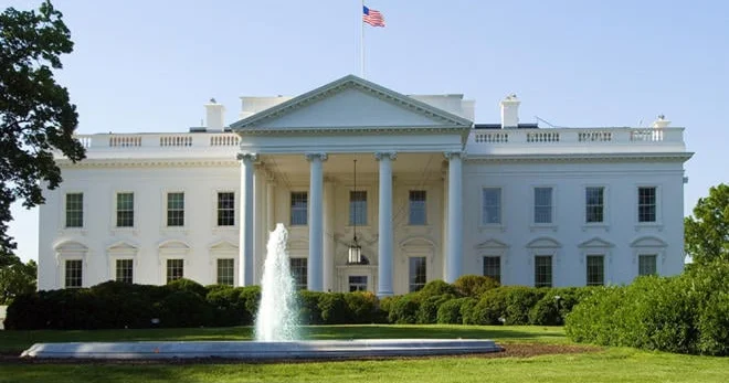 ABŞ hökuməti ciddi təhlükədə: nazirlər bazalara köçürüldü