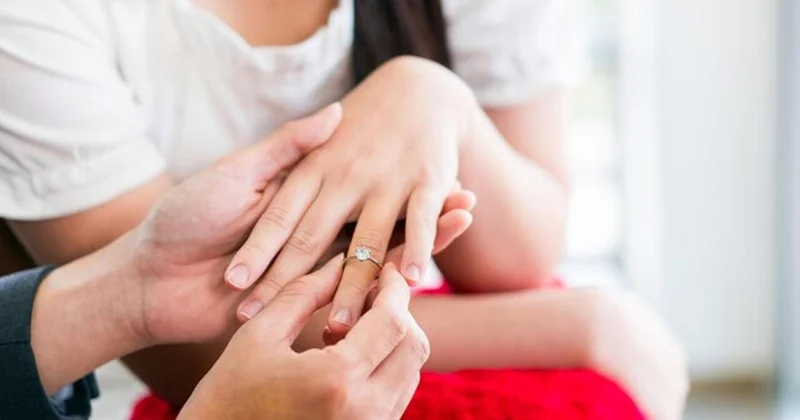 Evlilər subaylardan daha xoşbəxt imiş Araşdırma