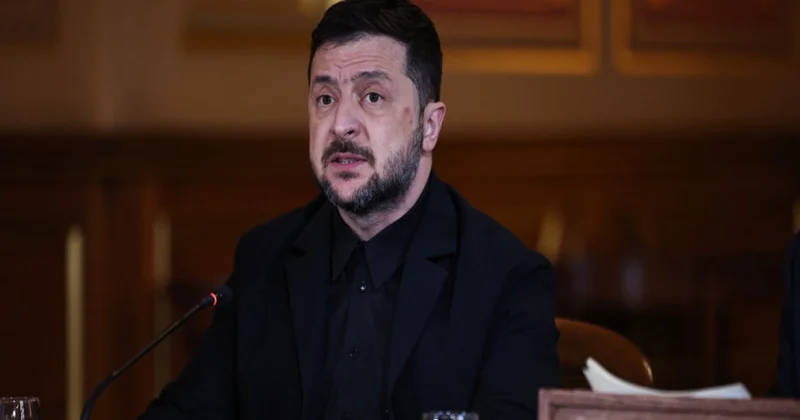 Zelenski Ukraynada hərbi vəziyyəti fevralın 3 nə qədər uzadıb