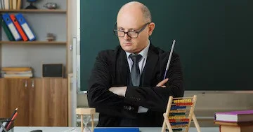 Минобразования начинает прием документов на должности директоров школ