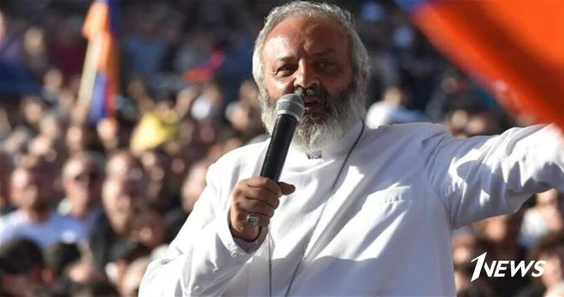 Суд отказался прекращать дело против архиепископа Галстаняна и его сторонников