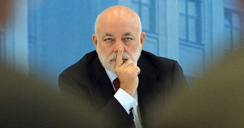 Где взять деньги? : российский миллиардер призвал мобилизовать банковский сектор