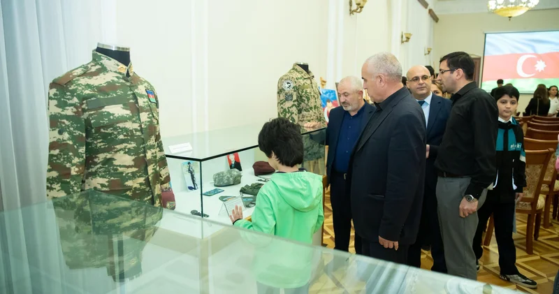 Vətən müharibəsi şəhidlərinin şəxsi əşyalarının nümayiş olunduğu sərgi keçirilib