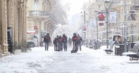 Bakıda qarlı havalara hazırlıq başlanır RƏSMİ