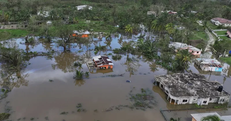 Ураган Мелисса обрушился на Кубу, превратив Ямайку в зону бедствия ФОТО