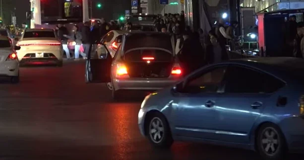 Жители Баку жалуются на хаос у станции метро 20 Января