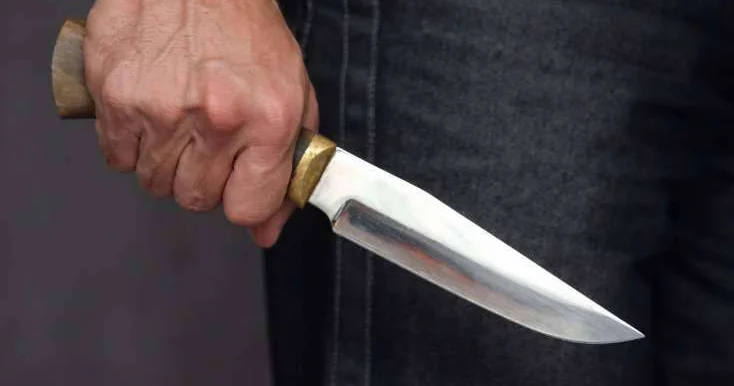 43 yaşlı qadın bıçaqlandı