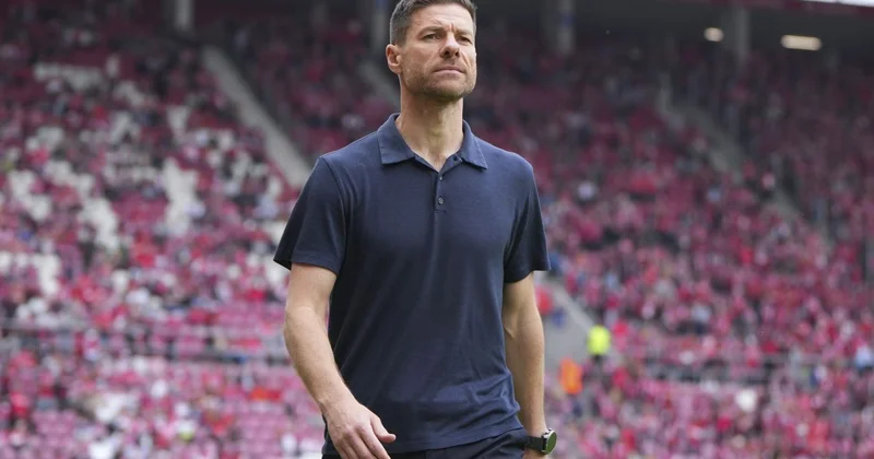 Xabi Alonso sızmalar səbəbindən start heyətini oyunçulara əvvəlcədən demir