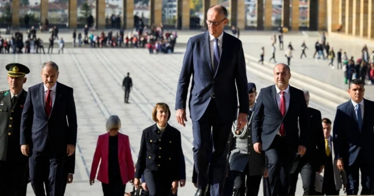 Mertz Atatürkün məzarını ziyarət edib