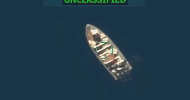 Sakit okeanda narkotik daşıyan qayığa hücum