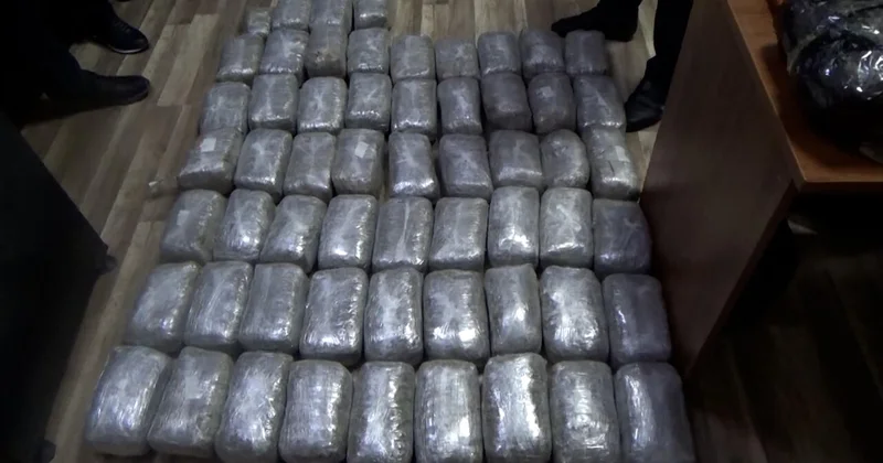 В Баку изъята крупная партия наркотиков есть задержанные ФОТО