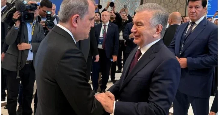 Глава МИД Азербайджана встретился с президентом Узбекистана на полях 43 й сессии ЮНЕСКО