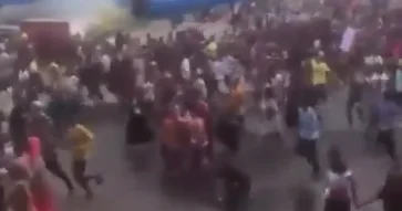 В Танзании протестующие прорвались в аэропорт ВИДЕО