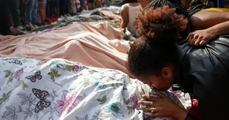 Narkoşəbəkə ilə polis arasında ATIŞMA: 132 nəfər öldü