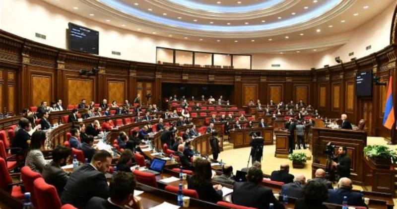 Paşinyanın adamları müxalif deputatların “ermənilərin Qarabağa qayıdışı” ilə bağlı layihəsinə səs vermədi FOTO