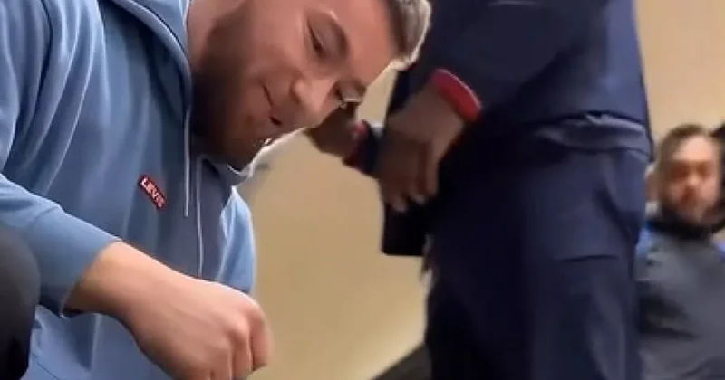 Dünya çempionu metroda telefon oğrusunu belə zərərsizləşdirdi DETALLAR