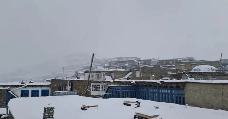 Xınalıq və Qırızda 10 santimerə qədər qar, mənfi 3 dərəcə temperatur var FOTO