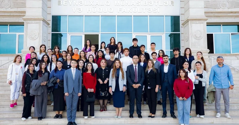 NDU da “Şərq qapısı” qəzetinin baş redaktoru Sara Əzimova tələbə jurnalistlərlə görüşüb