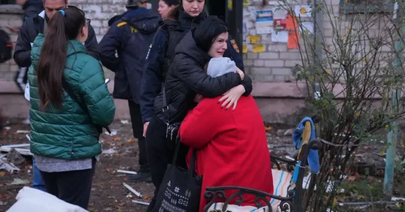 Удар ВС РФ по Запорожью: разрушено общежитие, 13 раненых ФОТО