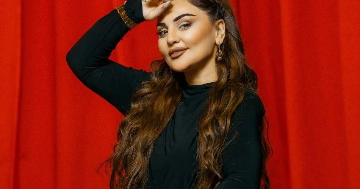 Şəbnəm Tovuzlu 800 min manata villa, 425 minə də Mercedes Gelandewagen aldı