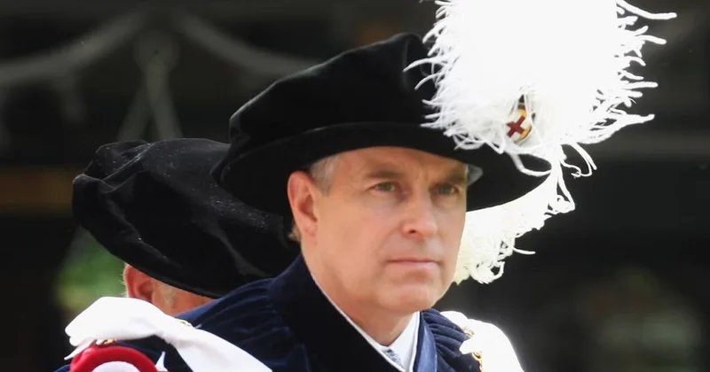 Kral Çarlz qardaşı Endryunun titullarını ləğv edir