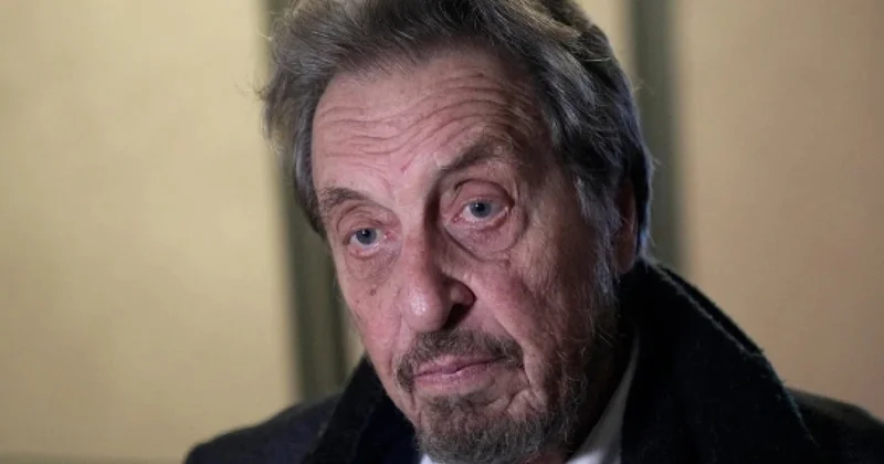 Отцу Илона Маска предложили российский паспорт