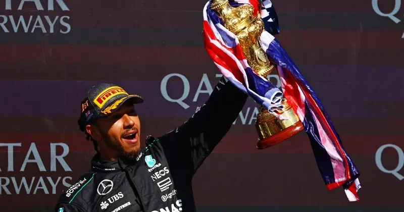 “Red Bull” cərimələndi, Hemilton 5000 ə çatdı