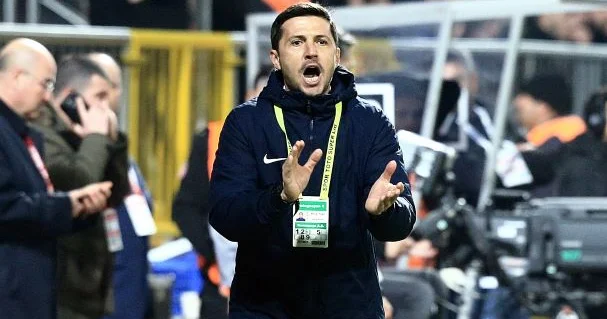 Beşiktaş ın qadınlardan ibarət komandasına baş məşqçi təyin olunub