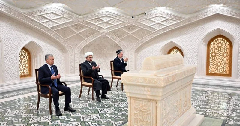 Özbəkistan Prezidenti Səmərqəndə səfəri çərçivəsində İmam Buxari mavzeleyində olub