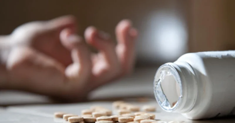 Şəmkirdə yeniyetmə oğlan dərmandan zəhərləndi