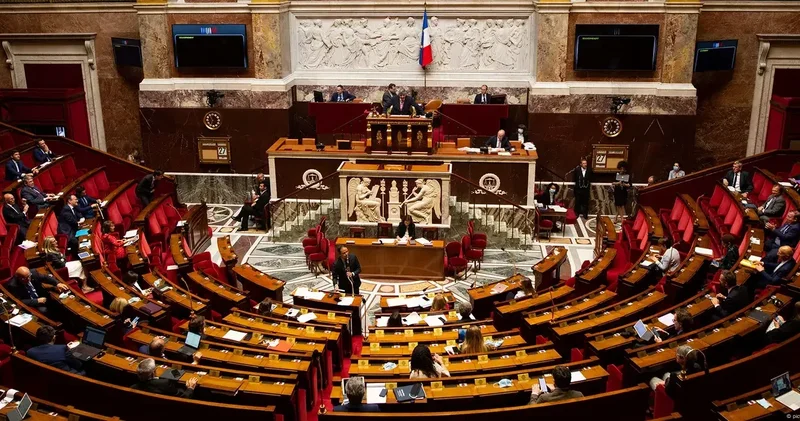 Парламент Франции принял закон о сексуальном согласии