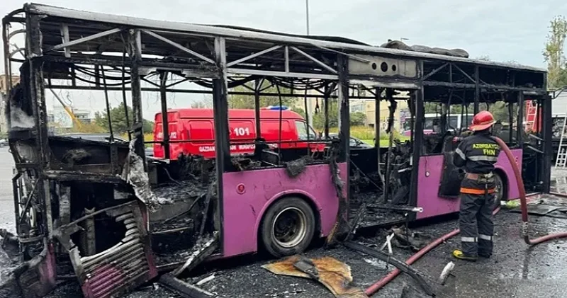 Yolun ortasında alışıb yanan avtobuslar Səbəb nədir?