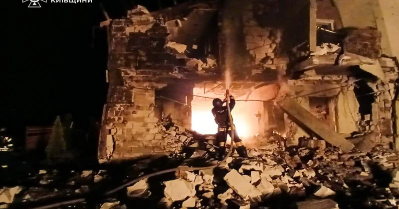 Zelenski: Rusiya 650 dən çox PUA və 50 dən çox raketlə hücum edib