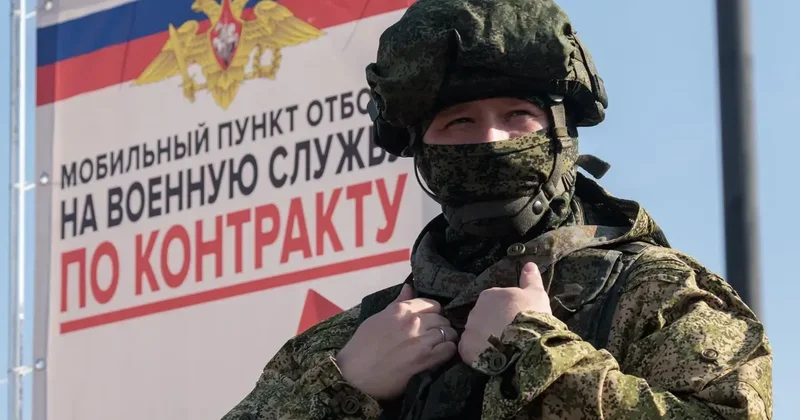 В городах России мужчин хватают на улицах