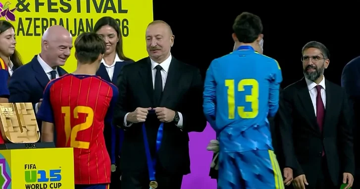 Ильхам Алиев наградил победителей чемпионата мира FIFA U 15 Minval Politika