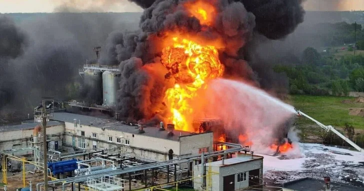 В России подтвердили атаки на три НПЗ и газохимический комплекс
