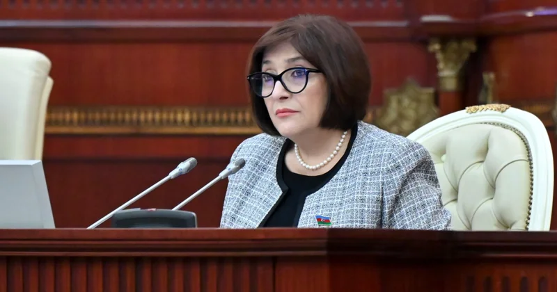 Замечание спикера Сахибы Гафаровой Агилю Аббасу: Почему вы бросаете тень на проделанную работу?