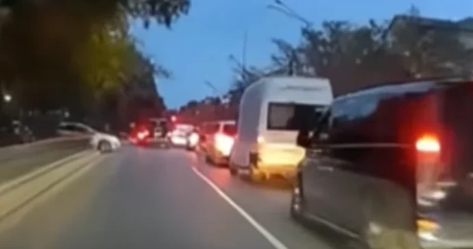 Bakıda sürücü piyadanı vurmaqdan son anda qurtuldu ANBAAN VİDEO