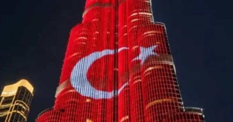 Dubayda hamının diqqətini çəkən görüntü Burj Xəlifədə türk bayrağı