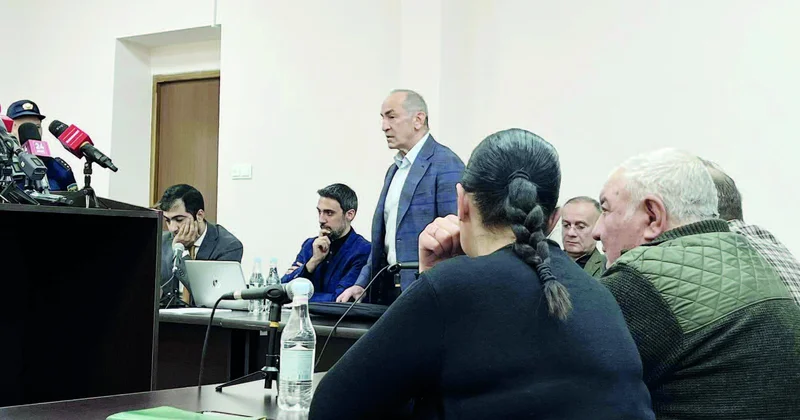 Məhkəmə, yoxsa savaş meydanı?