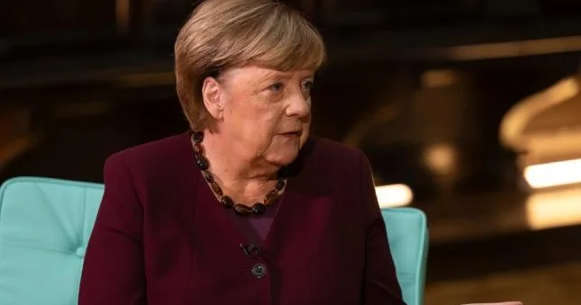 Merkel Kompaninin durumundan danışdı