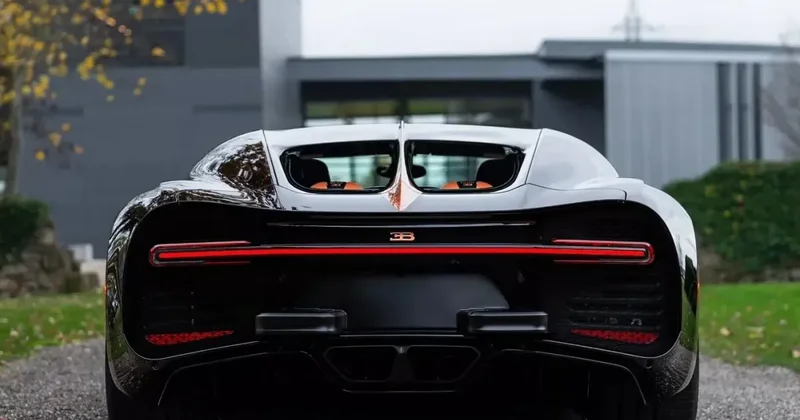 У главы Bugatti угнали Chiron Римац рванул в погоню Видео