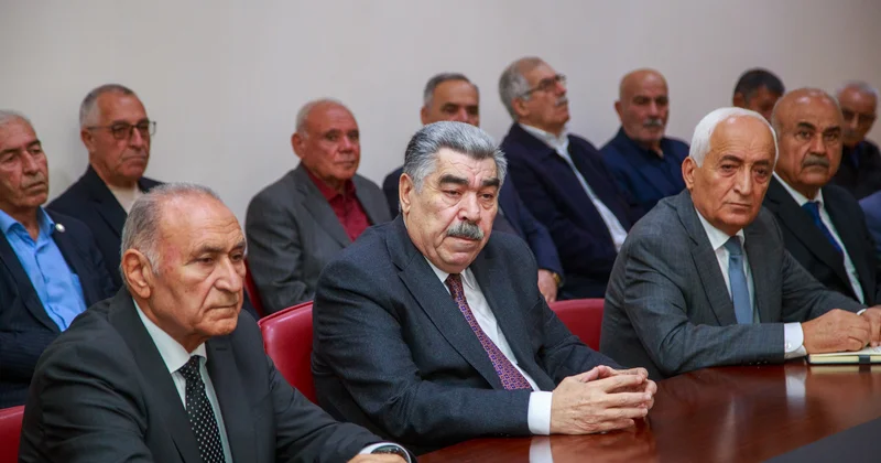 Rüstəm Xəlilov rayon ağsaqqalları ilə görüş keçirib