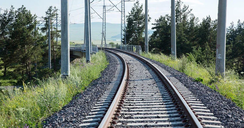 Bakının 5 ərazisində yeni dəmir yolu stansiyaları tikiləcək