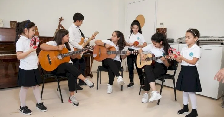 MUSİQİ, İDMAN, RƏSSAMLIQ... Məktəb uşağın istedadını necə üzə çıxarmalıdır?