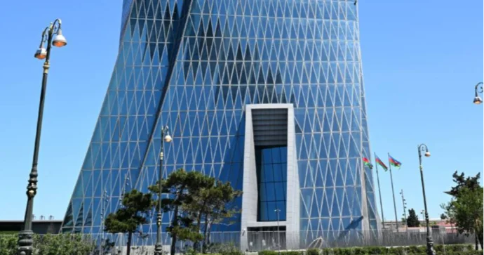 Mərkəzi Bankın ehtiyatları 15,4 milyard dollara çatıb, təklif tələbi üstələyib İQTİSADÇI