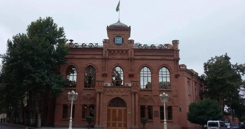 Bu universitetdə müəllimlər kütləvi şəkildən işdən çıxarılır