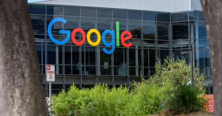 Google un sahibi üçün qara gün Şirkətin bazar dəyərindən yarım trilyon dollar silindi
