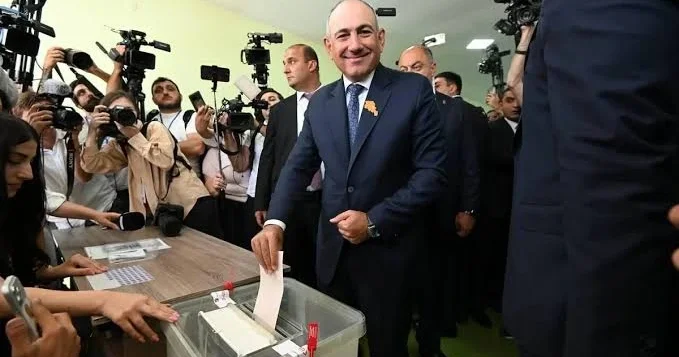 Paşinyanın xalqdan aldığı siyasi mandat 2031 ci illə qədər qüvvədədir ŞƏRH